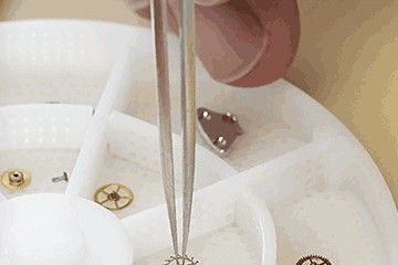 百达翡丽手表保养机芯